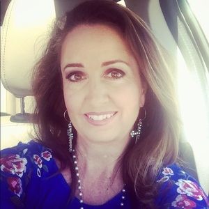 Meet your Posher, Leigh